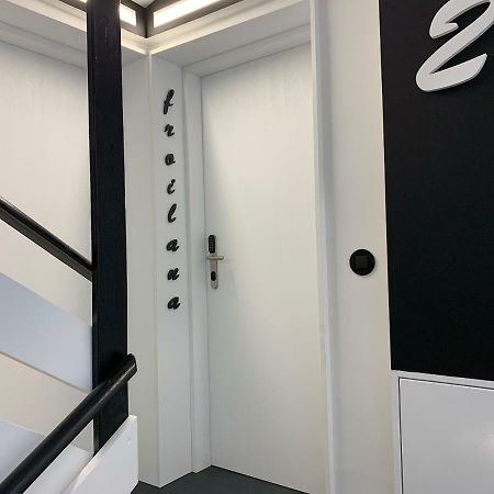 Apartamentos M.Bell Leon Ngoại thất bức ảnh